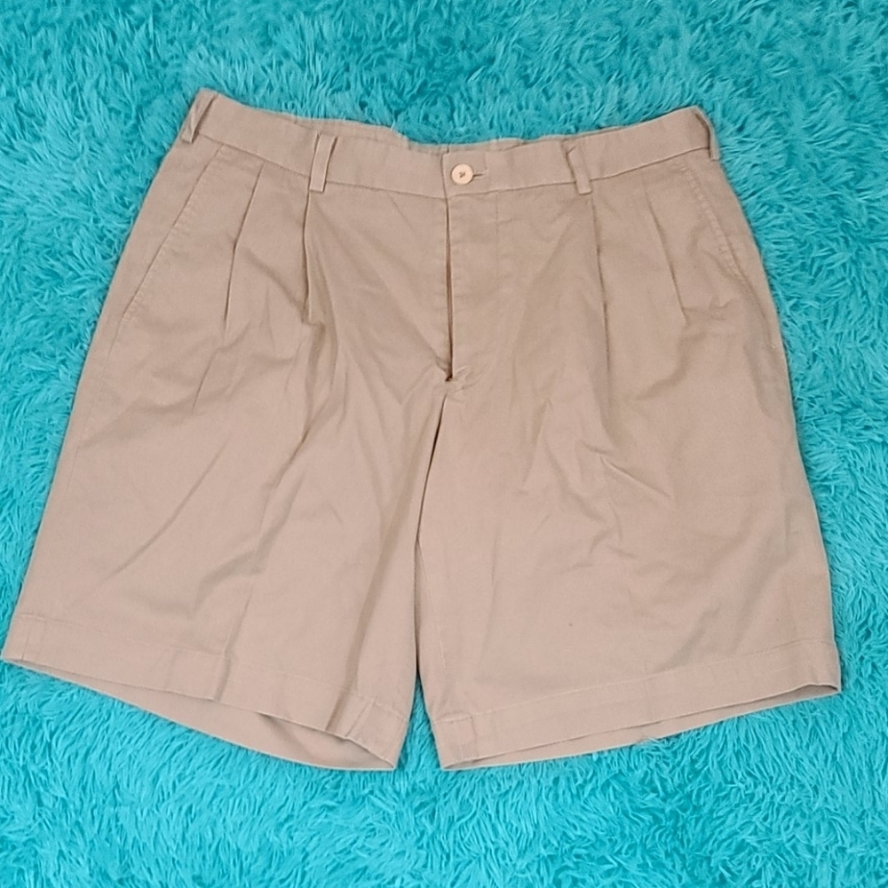 Southern Tide Pleated Walking Shorts